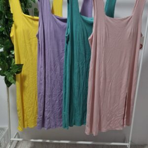 Vestido de morley (Es la palabra con más volumen para este producto). Vestido midi mujer. Vestido básico algodón. Vestido sin mangas verano. Vestido con tajos laterales.