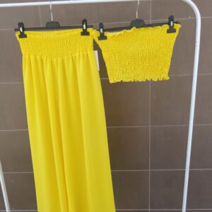 Moda mujer verano, conjunto dos piezas mujer, pantalón palazzo amarillo, top nido de abeja, ropa de verano cómoda, total look amarillo, pantalón fluido pierna ancha, moda ibicenca y playera.